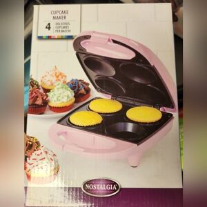 Nostalgia Mini 4pc Cupcake Maker Pink